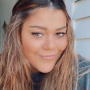 Meet your Posher, Caleigh